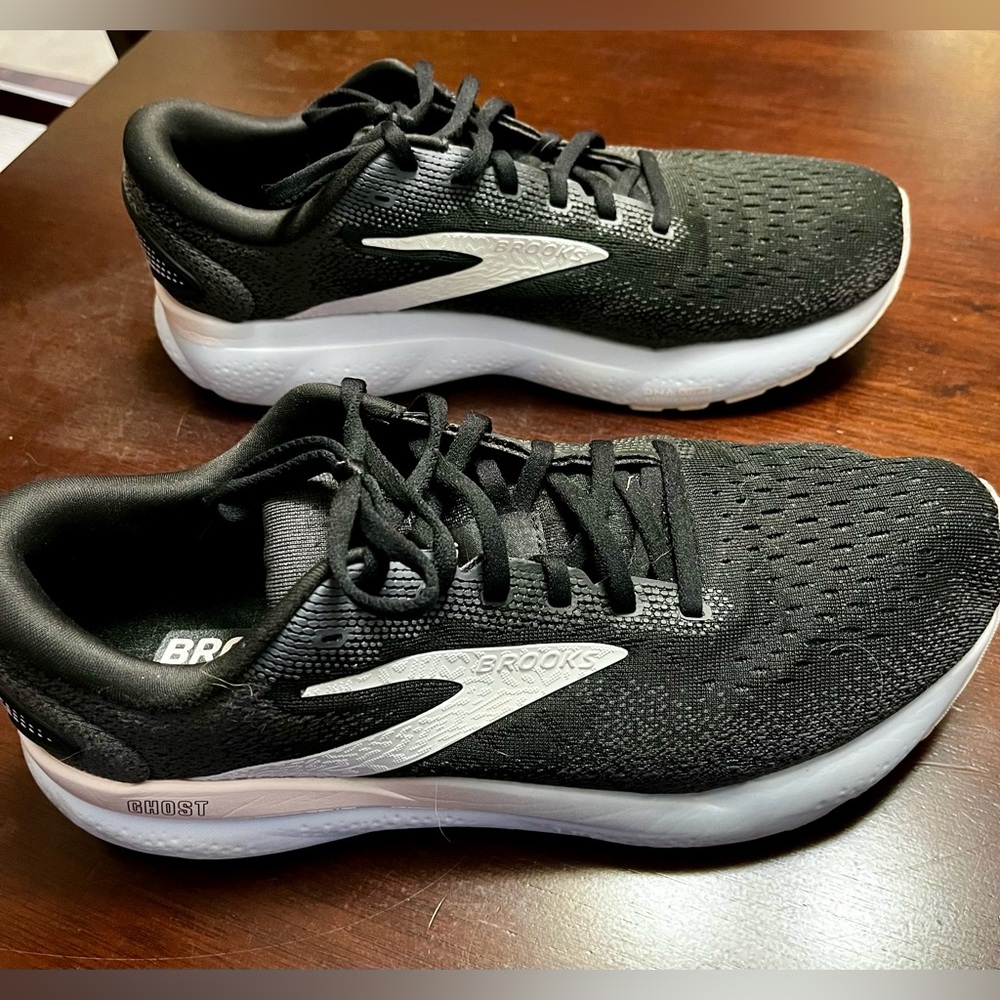 Brooks Women's Ghost Running Shoe - Picture 2 of 5